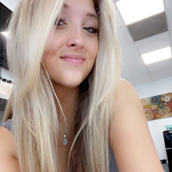 Meet your Posher, Devin - Picture 2 of 2